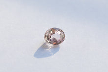 画像をギャラリービューアに読み込む, .70ct Loose Natural oval Light Pink Sapphire