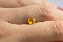 画像をギャラリービューアに読み込む, .90ct Loose Natural Cushion Yellow Sapphire