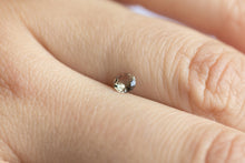 画像をギャラリービューアに読み込む, .25ct Loose Natural Round cut Purplish Pink Sapphire