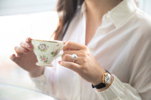 Load image into Gallery viewer, Pale Gracious- The glow