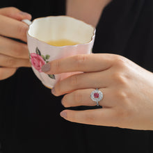 Laden Sie das Bild in den Galerie-Viewer, Natural Ruby with diamond Platinum Ring