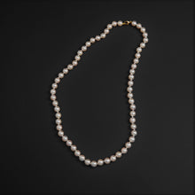 Load image into Gallery viewer, Elegant Dew- Pale Aura