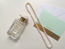 Load image into Gallery viewer, Elegant Dew- Pale aura(a)