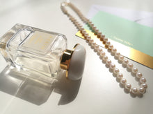 Load image into Gallery viewer, Elegant Dew- Pale aura(a)