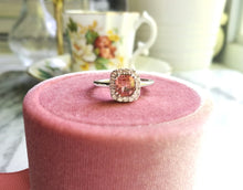 Laden Sie das Bild in den Galerie-Viewer, Custom Made Spinel with White Sapphire Halo 925 Silver Ring