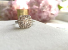 Laden Sie das Bild in den Galerie-Viewer, Custom Made Double Cushion Halo Diamond Ring