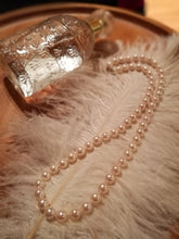 Load image into Gallery viewer, Elegant Dew- Pale Aura