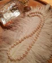 Load image into Gallery viewer, Elegant Dew- Pale Aura