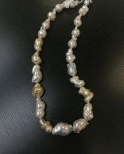 Load image into Gallery viewer, Pale Gracious- Evening star