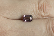 画像をギャラリービューアに読み込む, 1.31ct Loose Natural Emerald cut Spinel