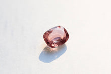 将图片加载到图库查看器，1.50ct Loose Cushion Padparadscha Sapphire with GIS cert
