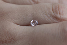 画像をギャラリービューアに読み込む, .70ct Loose Natural oval Light Pink Sapphire
