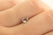 Laden Sie das Bild in den Galerie-Viewer, .53ct Loose Natural Pear Purplish Pink Sapphire
