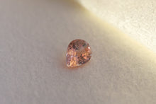 Laden Sie das Bild in den Galerie-Viewer, .60ct Loose Natural Pear Padparadscha Sapphire
