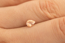 Laden Sie das Bild in den Galerie-Viewer, .60ct Loose Natural Pear Padparadscha Sapphire
