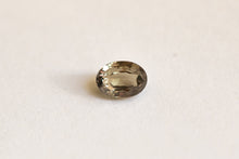 将图片加载到图库查看器，.64ct Loose Natural Oval Brownish Purple Sapphire
