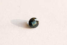 Charger l&#39;image dans la galerie, .44ct Loose Natural Round Greenish Blue Sapphire
