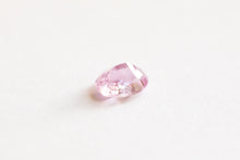 Laden Sie das Bild in den Galerie-Viewer, .55ct Loose Natural Oval Pink Sapphire
