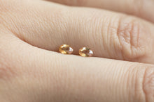 Charger l&#39;image dans la galerie, .42ct Loose Pair of Natural Oval Orange Sapphires
