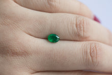 画像をギャラリービューアに読み込む, 0.76ct Loose Natural Oval Emerald
