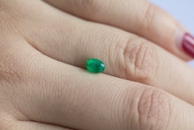 将图片加载到图库查看器，0.58ct Loose Natural Oval Emerald
