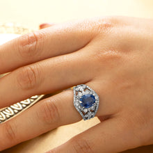 Загрузить изображение в средство просмотра галереи, Natural Blue Sapphire with diamond band Platinum Ring
