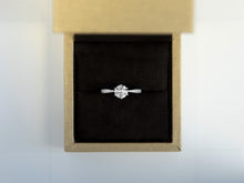 Charger l&#39;image dans la galerie, Solitaire Diamond with Tapered Halfway Pave Engagement Ring
