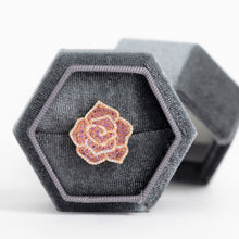 将图片加载到图库查看器，3D Rose shape Pink Sapphire and diamond Estate 18K rose gold Ring
