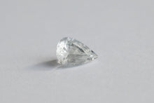 Laden Sie das Bild in den Galerie-Viewer, 1.09ct Loose Natural Pear Shape White Sapphire
