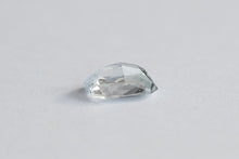 Laden Sie das Bild in den Galerie-Viewer, .99ct Loose Natural Criss Shape White Sapphire
