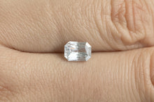 Charger l&#39;image dans la galerie, .99ct Loose Natural Criss Shape White Sapphire
