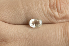 画像をギャラリービューアに読み込む, 1.06ct Loose Natural Long Cushion Shape White Sapphire
