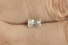 Laden Sie das Bild in den Galerie-Viewer, .97ct Loose Natural Criss Cut White Sapphire
