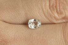 画像をギャラリービューアに読み込む, 1.17ct Loose Natural Long Cushion Cut White Sapphire
