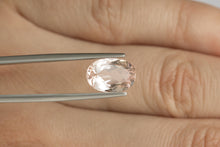 将图片加载到图库查看器，3.03ct Loose Natural oval Peach Pink Morganite
