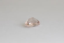 Laden Sie das Bild in den Galerie-Viewer, .55ct Loose Natural Cushion Peach Pink Morganite
