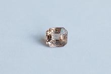 Charger l&#39;image dans la galerie, 1.07ct Loose Natural Asscher cut Spinel
